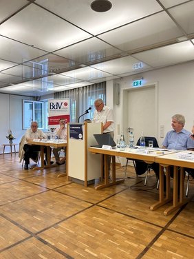 In seinem Grußwort betonte der Landesvorsitzende des BdV-Landesverbandes Hessen, Siegbert Ortmann, die Bedeutung eines engen Austauschs zwischen den BdV-Landesverbänden. Bildnachweis: BdV-Landesverband Hessen